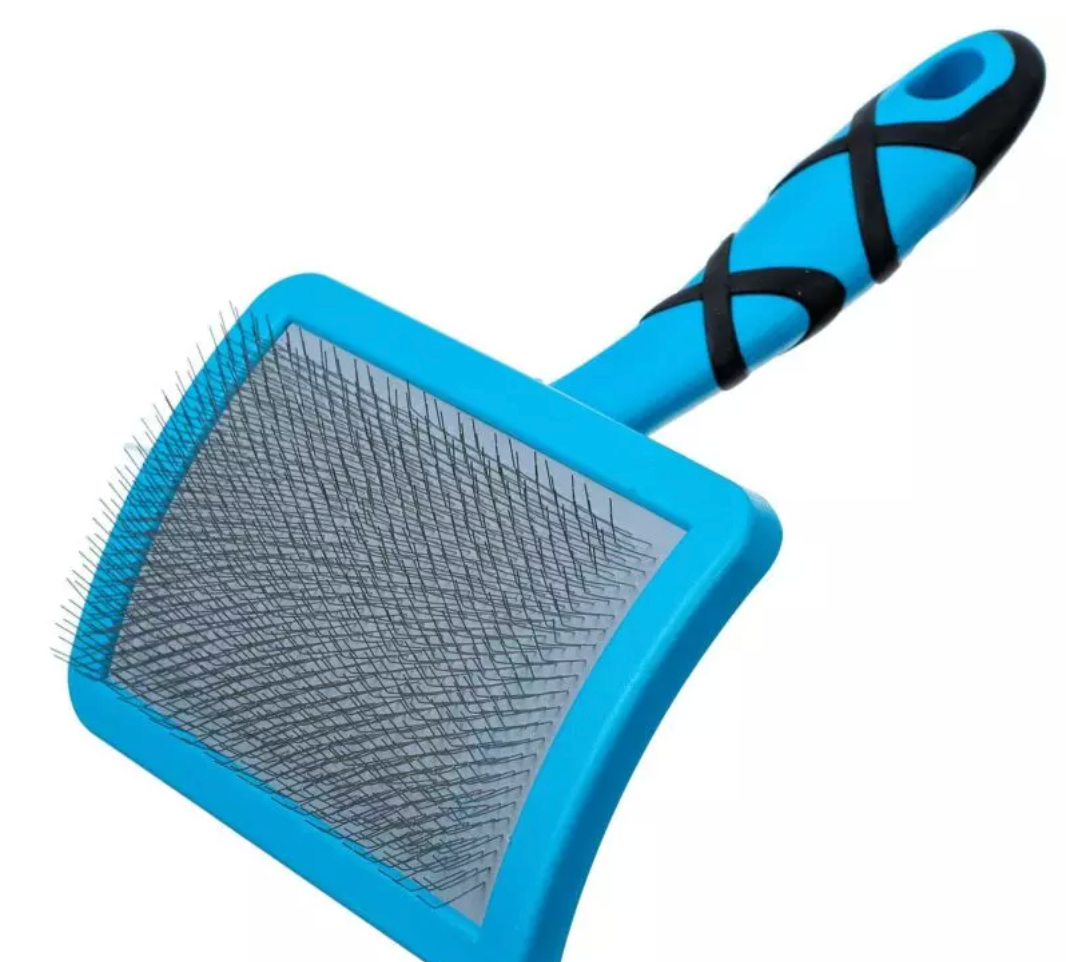 Groom Professional Curved Soft Slicker Brush - Medium.