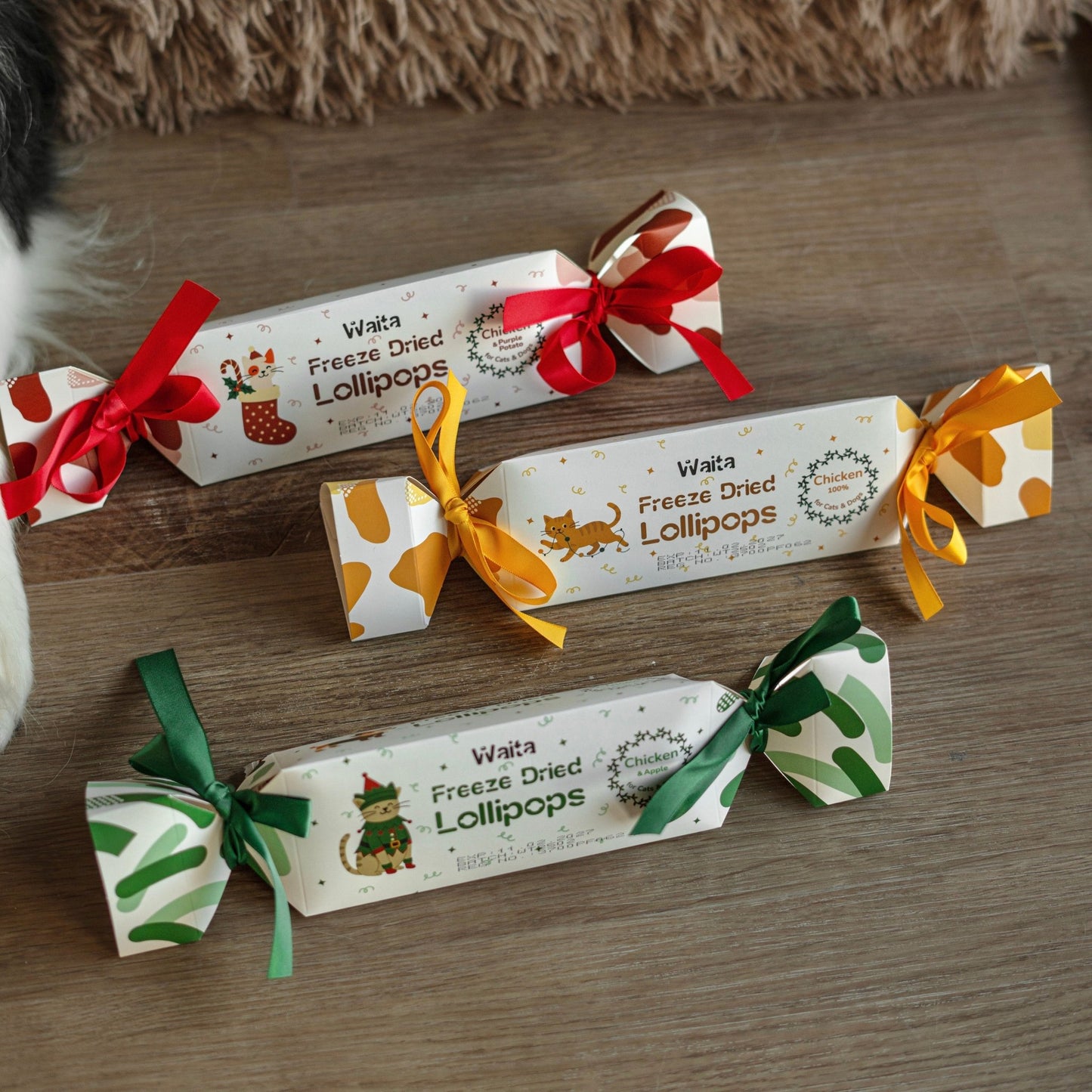Waita Freeze-Dried Christmas Cracker Gift Box for Dogs & Cats - Hairy Dogs (Cambs) Ltd