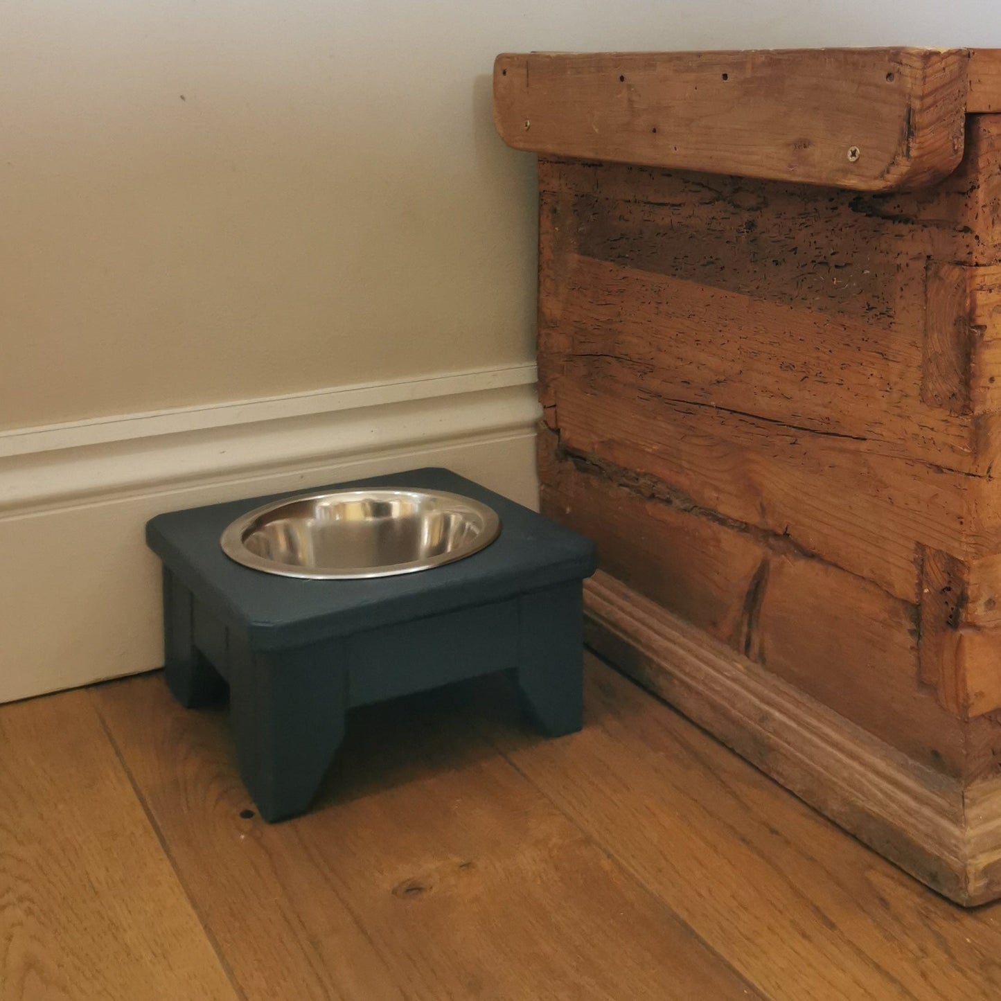 Single Raised Dog Bowl – Low (11cm)