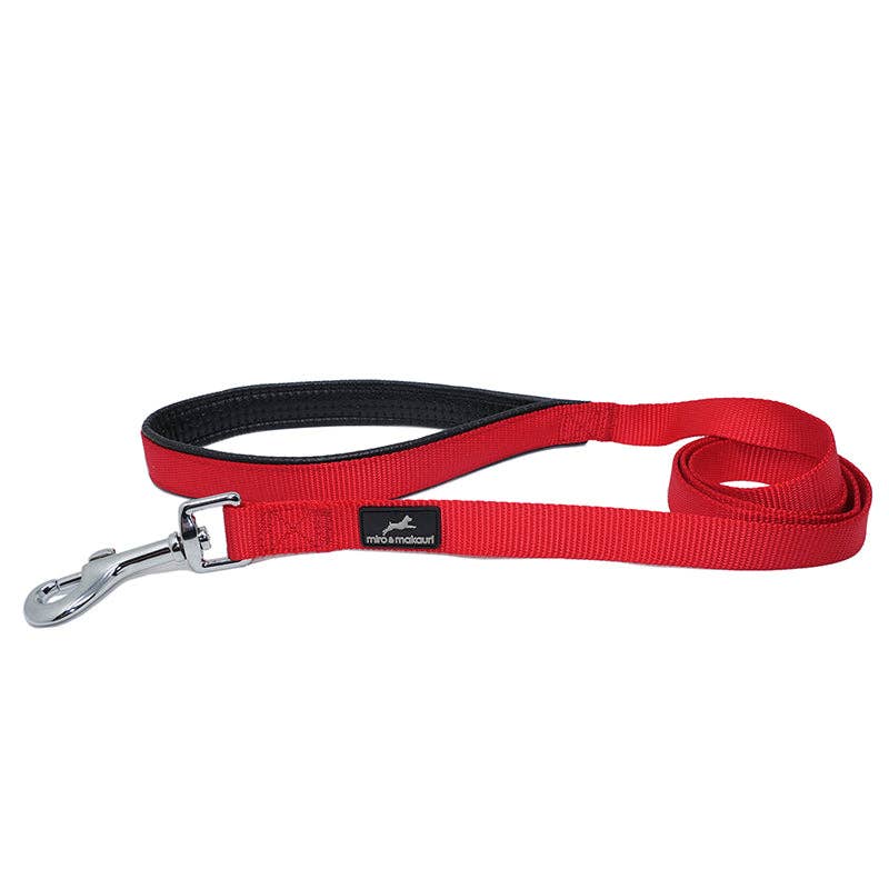 Miro & Makauri nylon dog lead handle detail — air-cushioned padded grip for comfort on longer walks